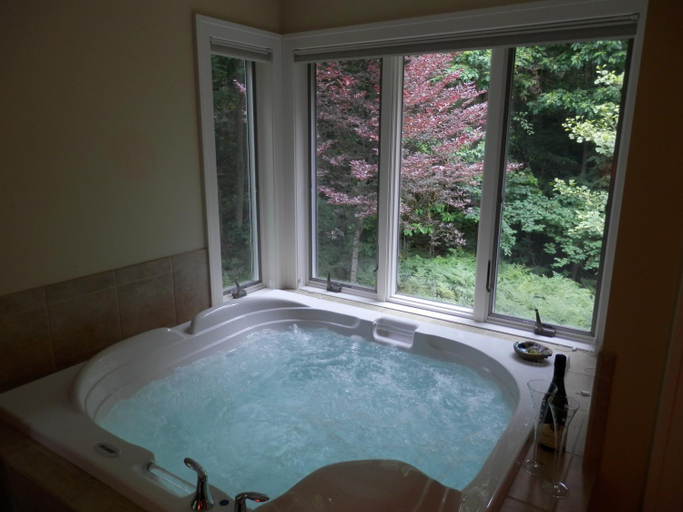 Others 2, Pigeon Creek Inn - Adults Only, Ottawa