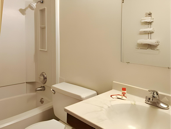Bathroom 3, Super 8 by Wyndham Las Cruces University Area, Dona Ana
