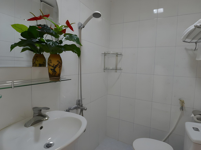 Bathroom 4, Holiday Lakeview Hotel, Hoàn Kiếm