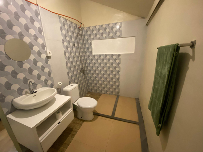 Bathroom 3, Two Brothers Guesthouse, Badung