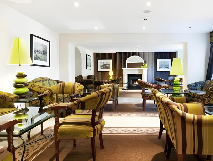 Public Area 4, County Arms Birr