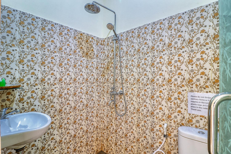 Bathroom 3, Nibugi Guest House, Klungkung