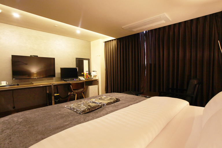 Bedroom 10