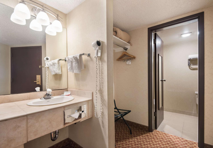 Bathroom 12