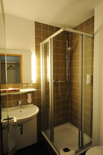 Bathroom 5, Behringers City Hotel Nurnberg, Nürnberg