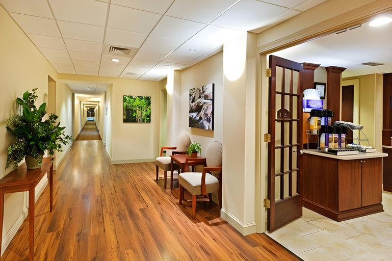 Food & Drinks 5, Comfort Inn & Suites Brevard, Transylvania