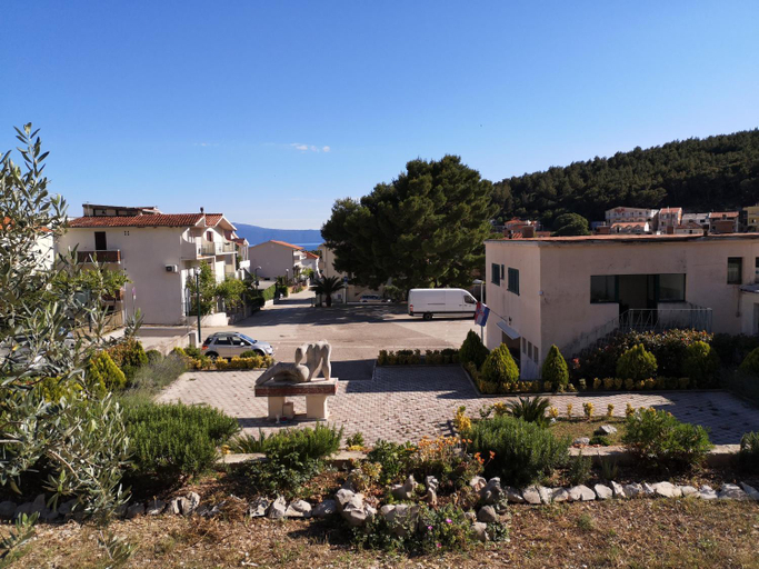 Others 2, Apartman Mare, Gradac