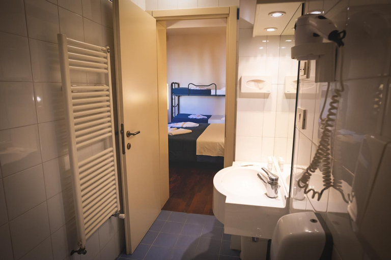Bathroom 9