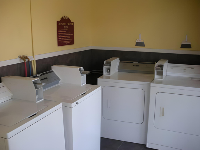Others 5, Nendels Inn & Suites Dodge City Airport, Ford