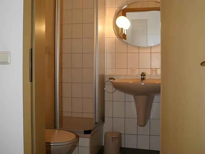 Bathroom 3, Rhodaer Grund, Erfurt
