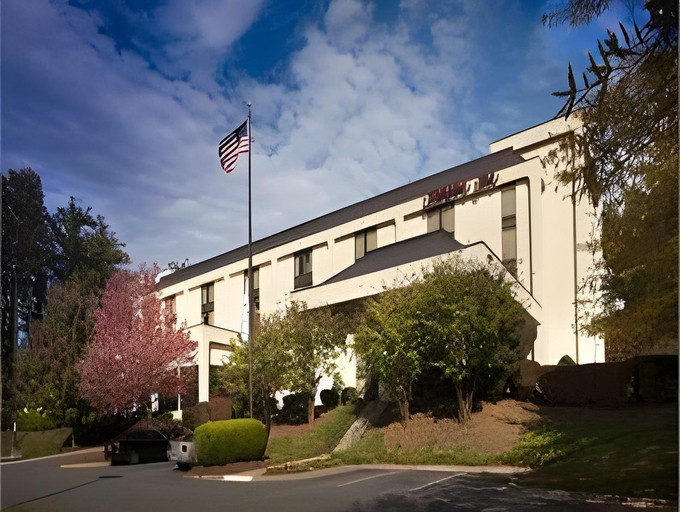 Exterior & Views 2, Hampton Inn & Suites Asheville Airport, Buncombe