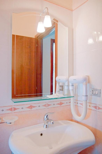 Bathroom, PARADISO Hotel Ristorante, Reggio Di Calabria