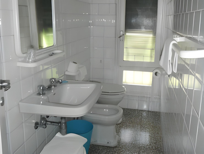 Bathroom 3, Hotel Zoagli, Genova
