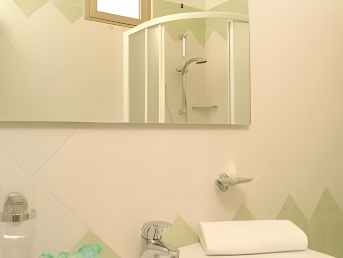 Bathroom 4, Hotel Zeus, Rimini