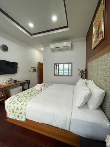 Bedroom 13