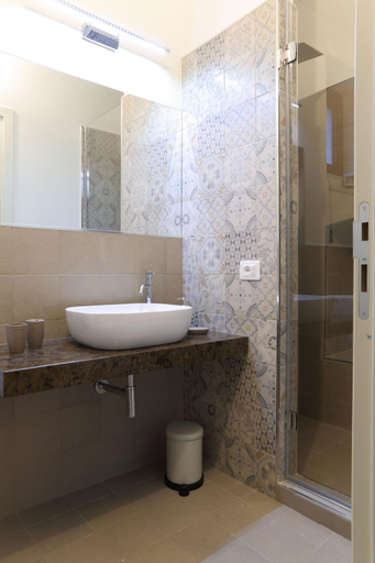 Bathroom 2, B&B Castanea, Taranto