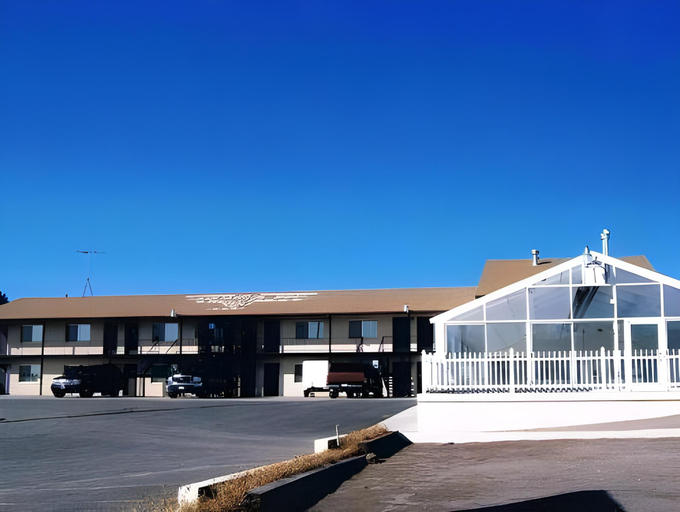 Exterior & Views 1, Aquarius Inn, Wayne