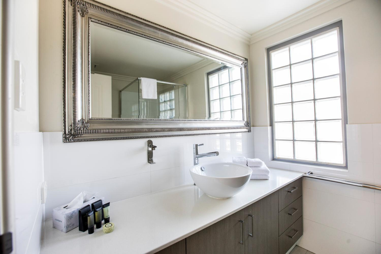 Bathroom 14