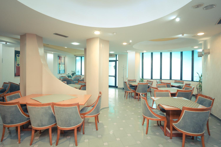 Food & Drinks 5, Hotel Cingo