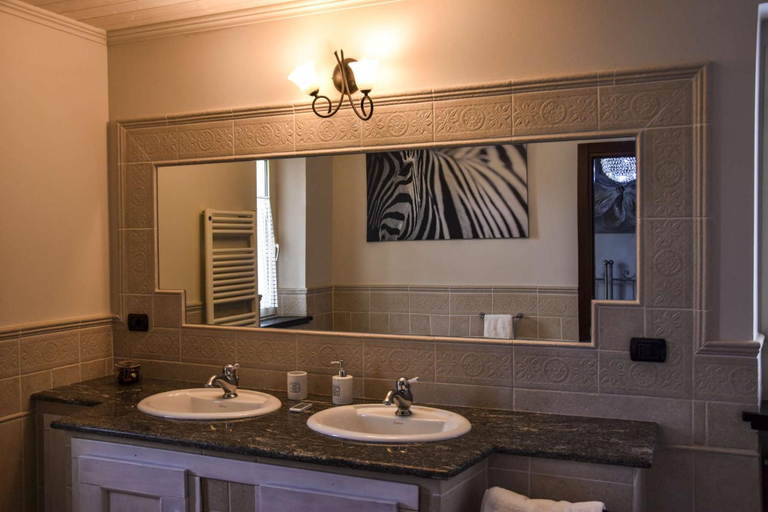 Bathroom 14