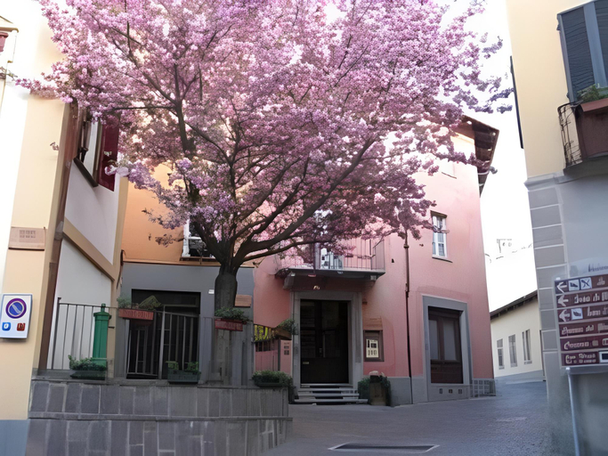 Others 5, Castelbourg, Cuneo