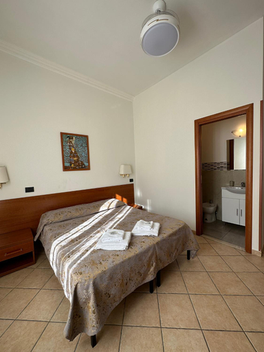 Others 2, Karina Suite, Roma