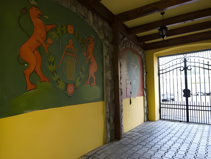 Others 5, Curtea Brasoveana, Brasov