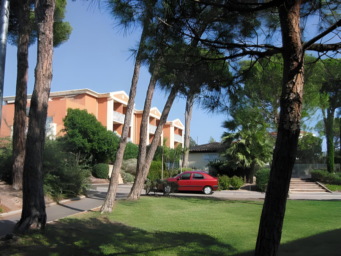 Others 4, Lagrange Vacances Le Domaine des Grands Pins, Var