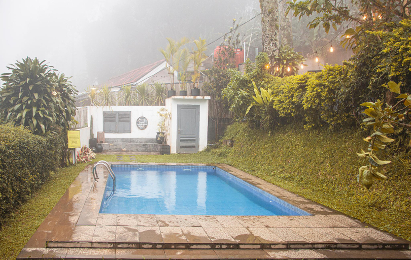 Sport & Beauty 5, Villa Memory-Modern White open kitchen, Bogor