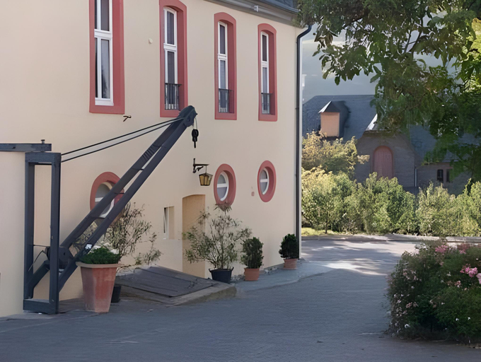 Exterior & Views 14