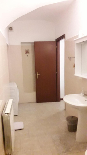Bathroom 7