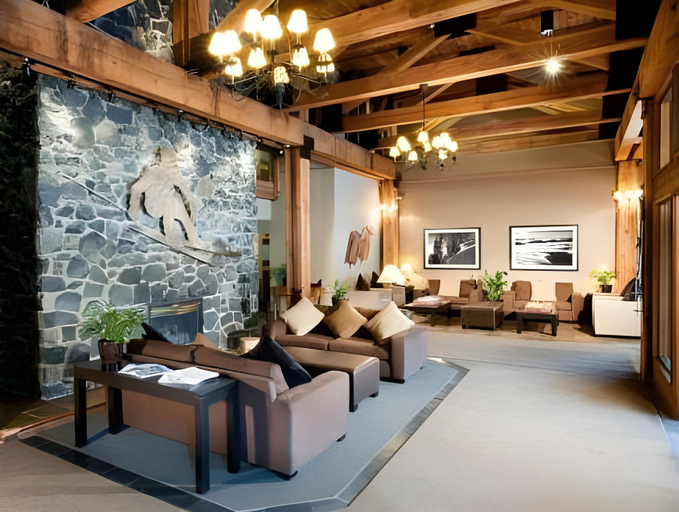 Public Area 2, Tantalus Resort Lodge, Squamish-Lillooet