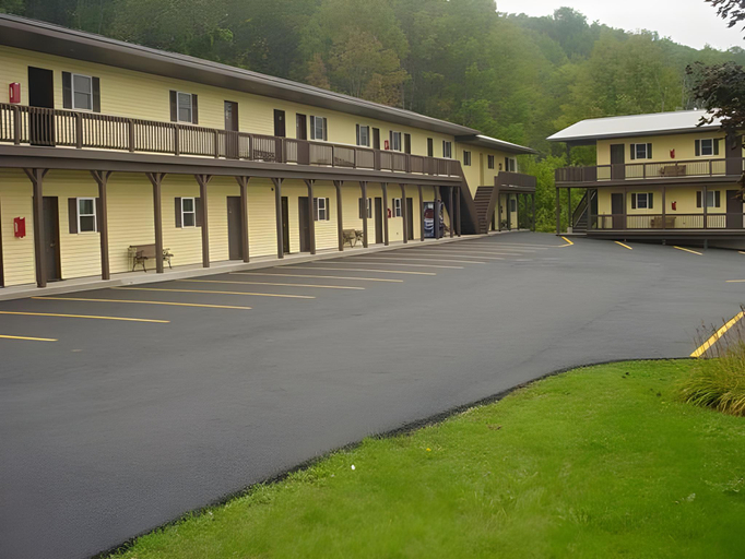 Others 4, Fred's Inn, Chenango