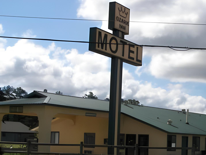 Others 4, Ozark Inn, Polk