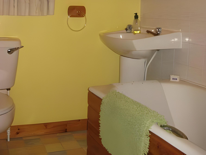 Bathroom 3, Lochview House, Highland