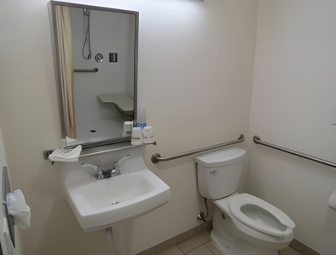 Bathroom 4, Microtel Inn & Suites By Wndham Ciudad Juarez, Juárez