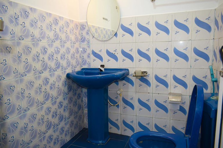 Bathroom, ROLEX GUEST HOUSE, Trincomalee Town and Gravets