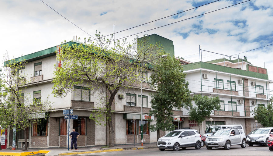Exterior & Views, Hotel Bari, Capital