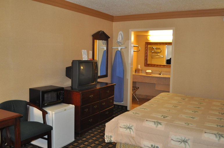 Others 2, Executive Inn and Suites Springdale, Washington