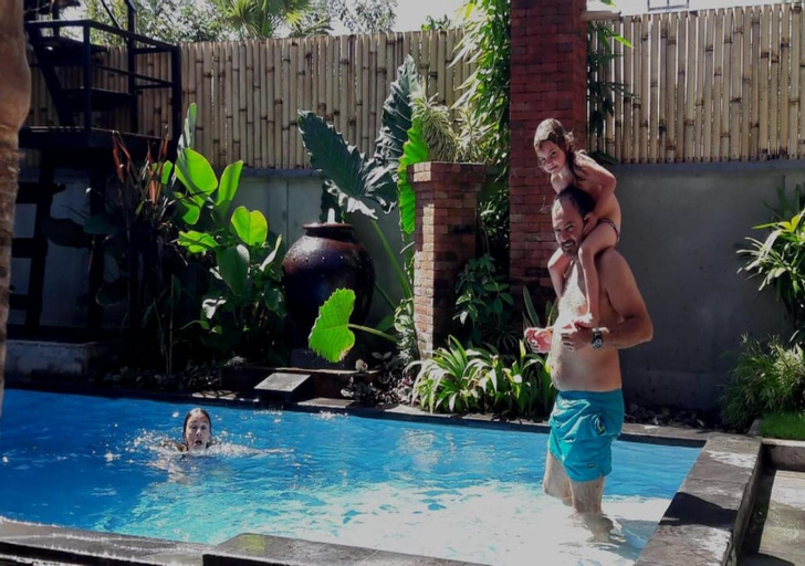 Swimming Pool 16