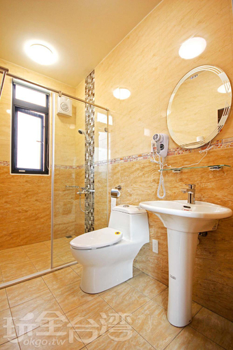 Bathroom, Traveler Guest House, Nantou