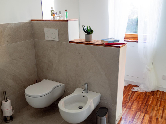 Others 5, B&B marnaecalcare, Belluno