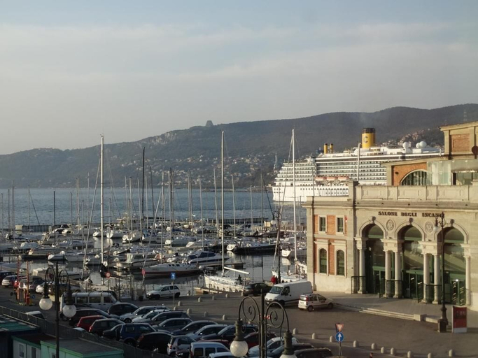Exterior & Views 2, Piazza Venezia Le Camere, Trieste