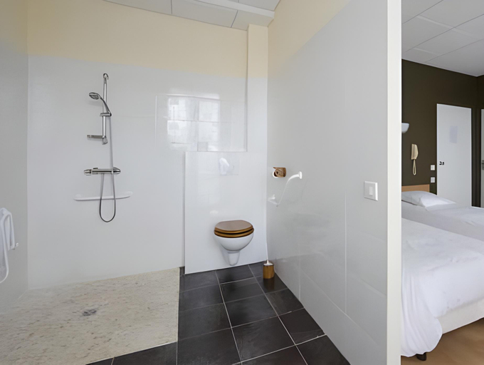 Bedroom 2, Hotel & Spa de la Citadelle, Port-Louis - Lorient, Morbihan