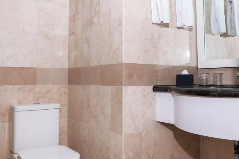 Bathroom 9