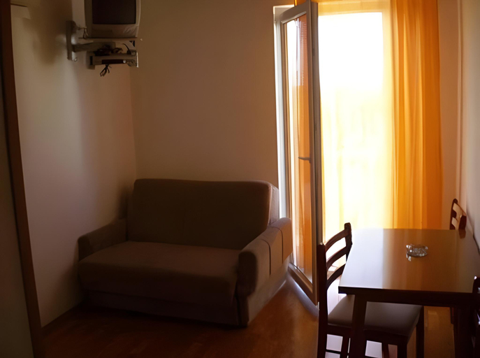 Others 5, Pansion Lovac, Konavle