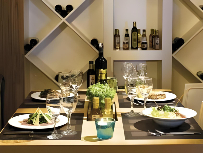 Food & Drinks 4, Paloma Pasha, Menderes