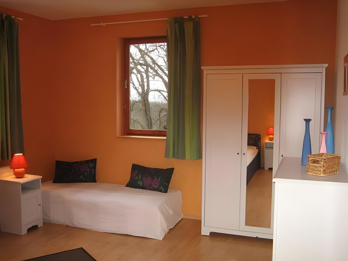 Bedroom 2, Rhodaer Grund, Erfurt