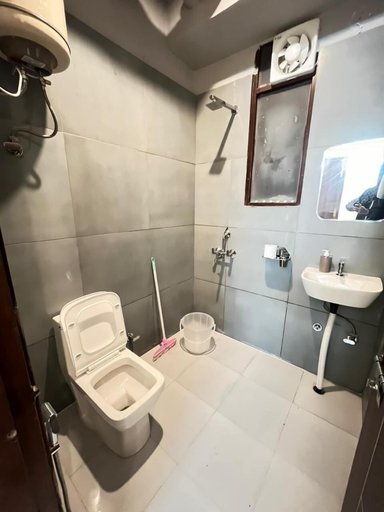 Bathroom, Apna Homes Stay and Hotel I Gurugram, Gurgaon