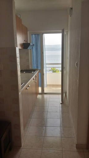 Others 4, Apartmani Ante, Omiš
